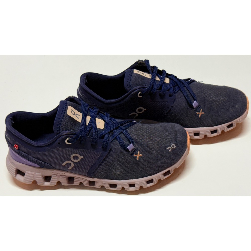On Running Cloud X Navy Blue Lavender Women Running Shoes 60.98097 US 7 EU 38